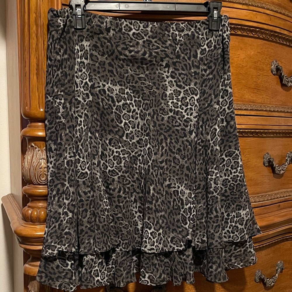 Chaps Black and Gray Leopard A-Line Skirt with Ruffle Flare